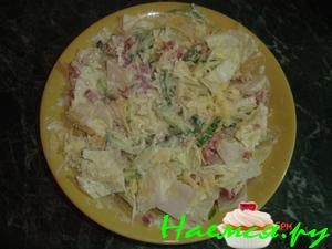 Пекинский салат с копченой колбаской Пекинский салат с копченой колбаской