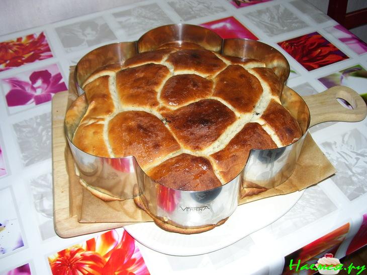 Пирог из дрожжевых булочек 