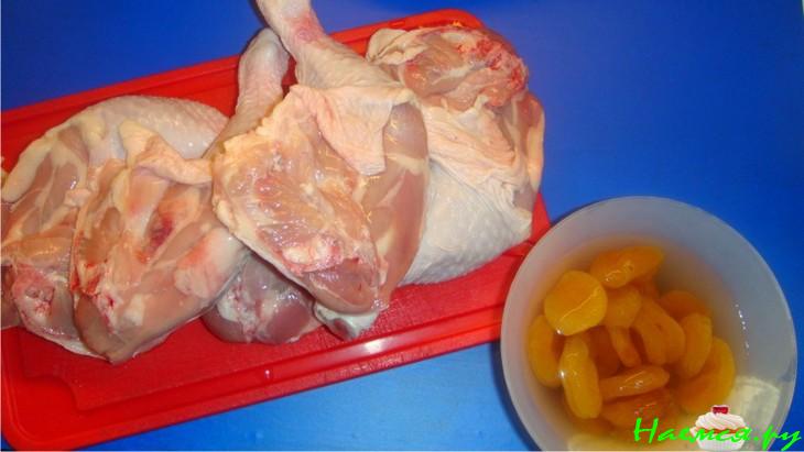 Куриные рулетики из ножек курицы с курагой