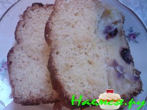 Вкусный кексик с ананасами и черешней