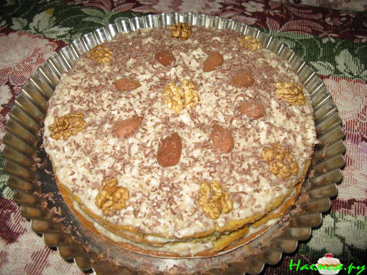 Торт "Ореховый" со сметанным кремом