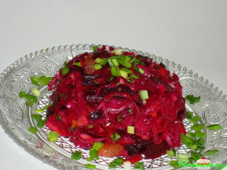 Салат из квашеной краснокочанной капусты Салат из квашеной краснокочанной капусты