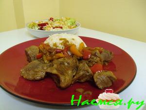 Свинина с разноцветным перцем