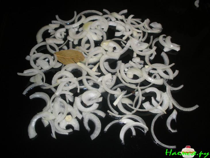 Курочка на помидорках