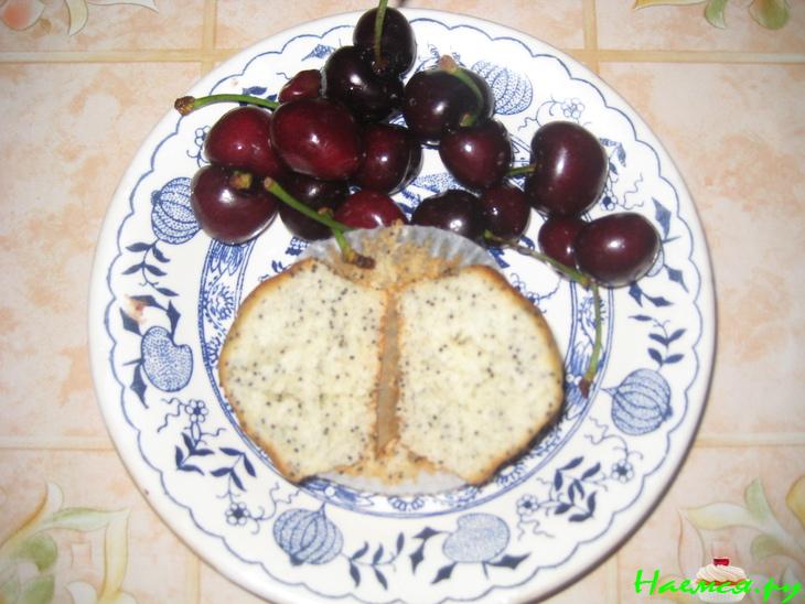 Маковые тортини с черешней