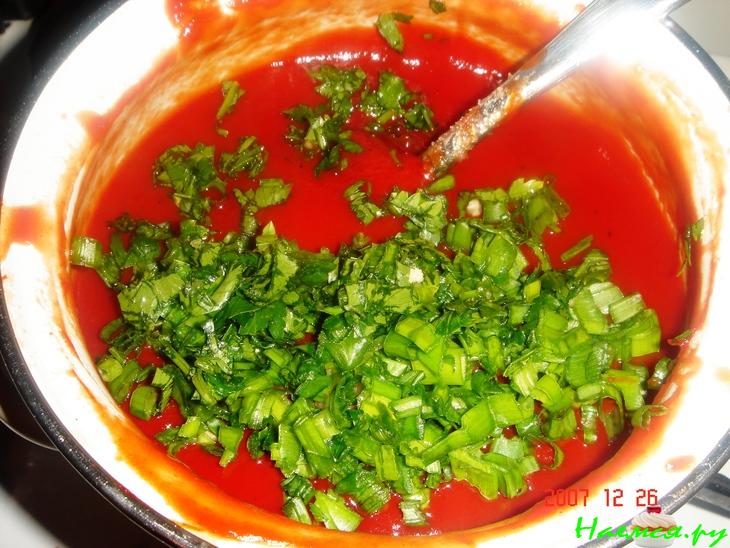 Соус и мясо (отбивные замаринованные в яйце)