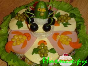 Салат с креветками и шампиньонами "Золотая рыбка"