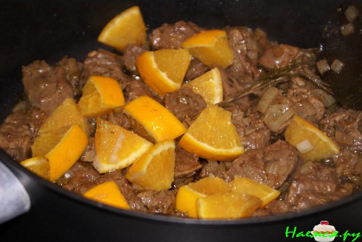 Телятина с апельсином и розмарином
