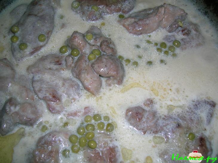 Индейка по-чешски с зеленым горошком