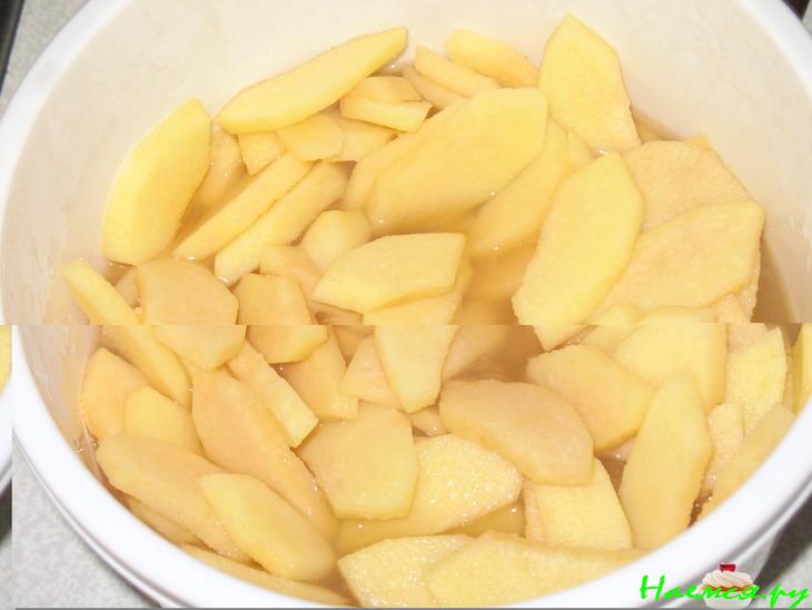 Айвовый пирог с марципаном