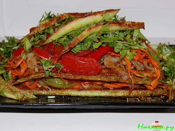 Овощная слойка с чесноком