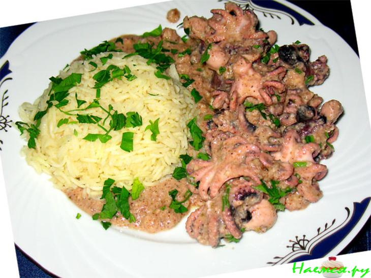 Беби-осьминоги под соусом из грецких орехов