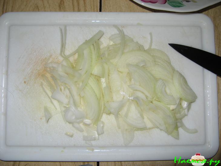 Жаркое в сметане в горшочках