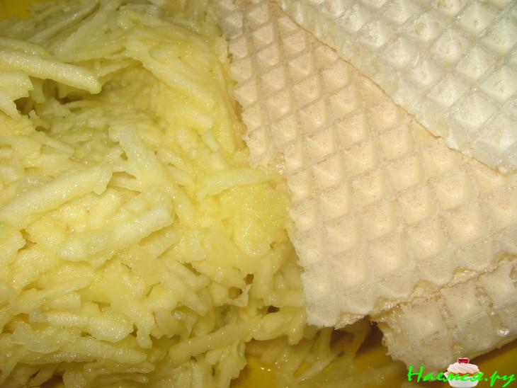 Пирог яблочный со сметанной заливкой