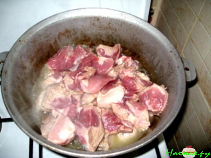 Свинина с луком со специями