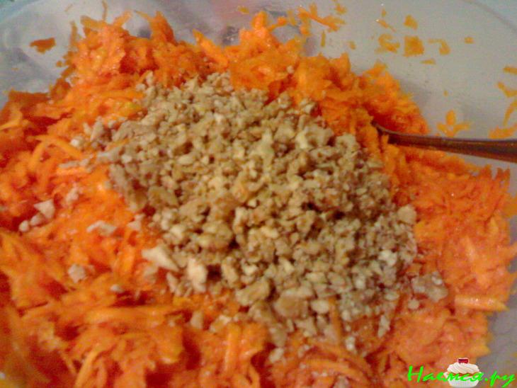 Пирог-рулет с тыквой и грецкими орехами