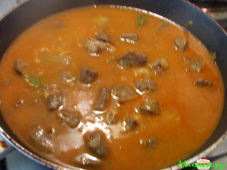 Говядина тушеная с оливками и картофелем