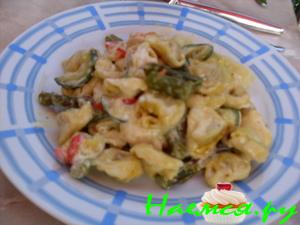 Тортеллини со спаржой в сливочном соусе Тортеллини со спаржой в сливочном соусе