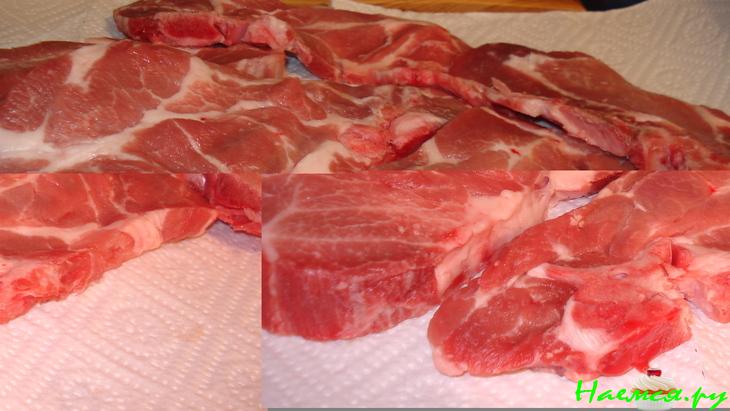 Свинина в яблочном соусе с вином и корицей