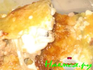 Горбуша под сыро-майонезной и луковой подушкой