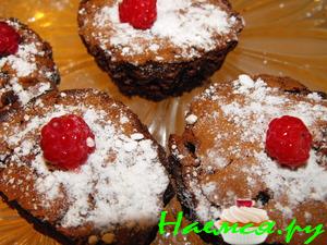 Малиновые кексы-брауни с шоколадом Малиновые кексы-брауни с шоколадом