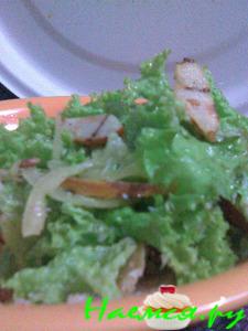 Салат с грушей и кедровыми орешками