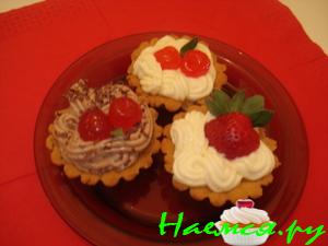 Корзиночки с кремом и марципанами Корзиночки с кремом и марципанами