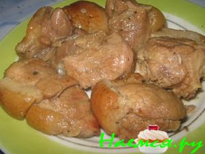 Свиная рулька тушенная в гусятнице Свиная рулька тушенная в гусятнице