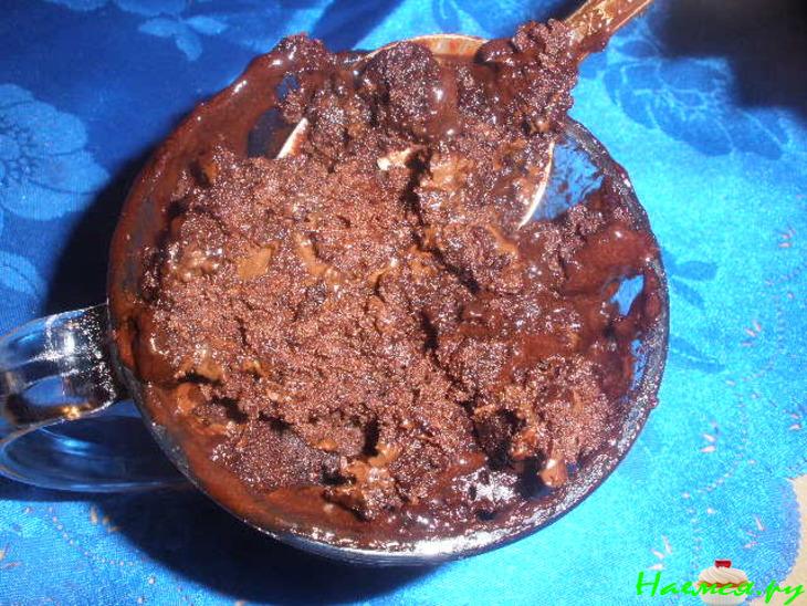 Готовим с детьми. Шоколадный пирог в стакане за пять минут (вариант) 