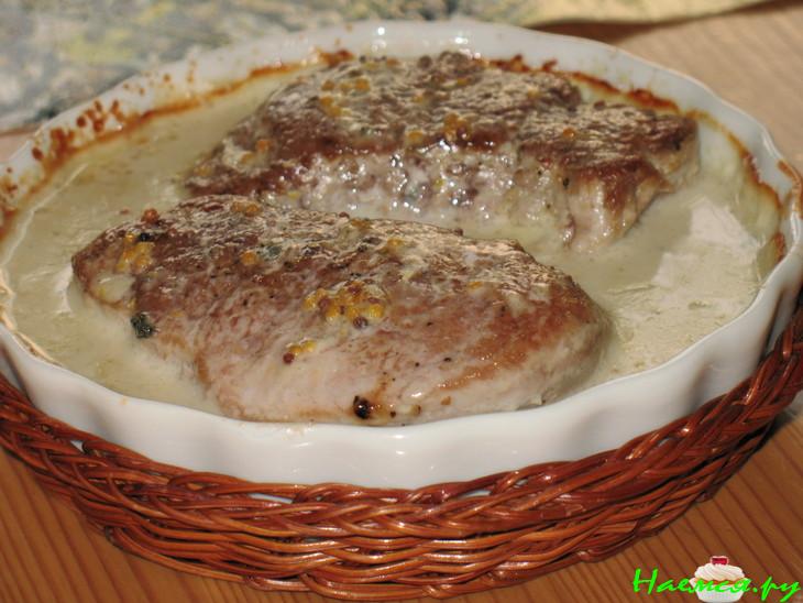 Свиные медальоны в сырно-горчичном соусе