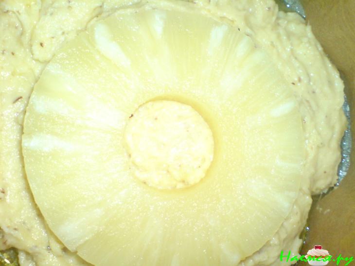 Тортики-малышки с ананасом под ананасовой карамелью Тортики-малышки с ананасом под ананасовой карамелью