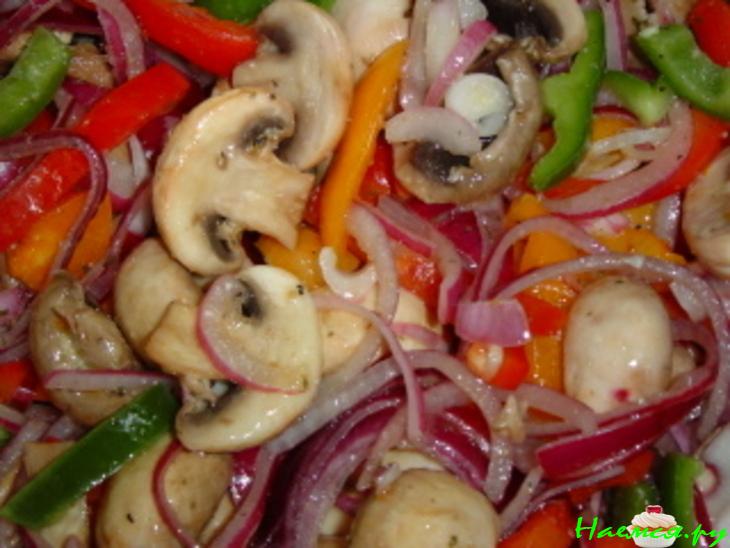 Салат из свежих шампиньонов