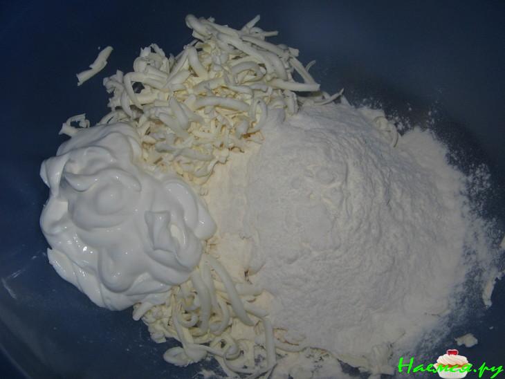 Пирог с начинкой из плавленных сырков