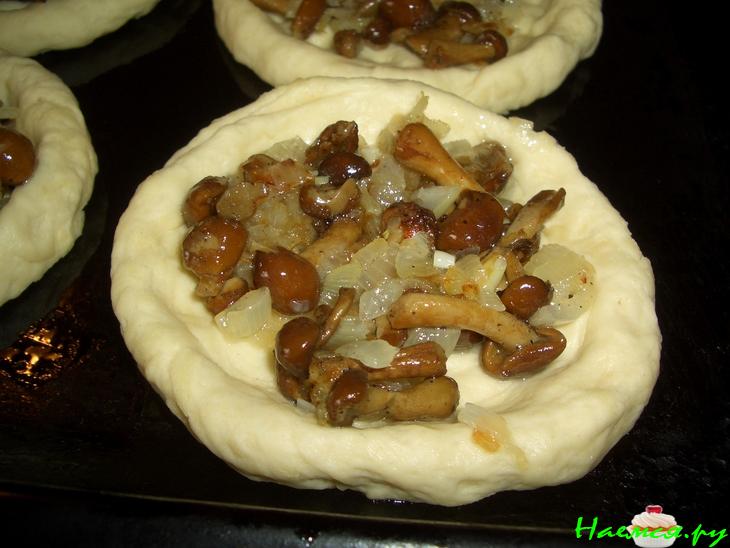 Ватрушки с картофелем и грибами