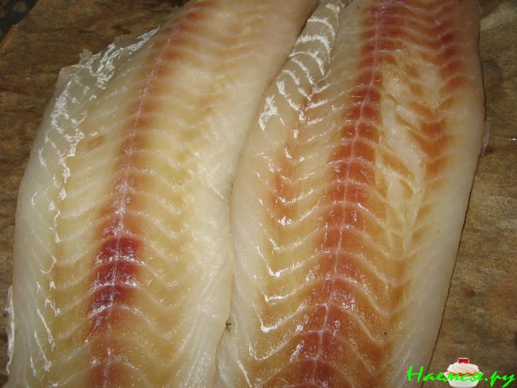 Рыба запеченная под грибным соусом Рыба запеченная под грибным соусом