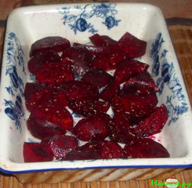 Салат с запеченной свеклой