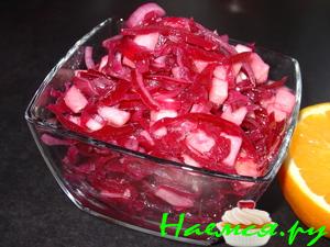 Соленая краснокочанная капустка и салатик из нее