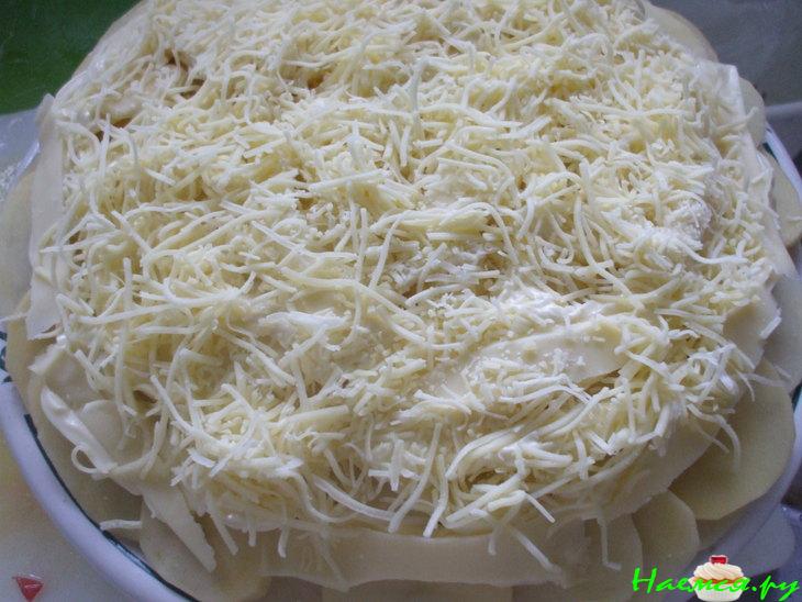 Рыба с картофелем, запеченные под майонезом