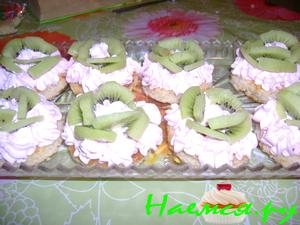 Корзиночки со сливками и киви