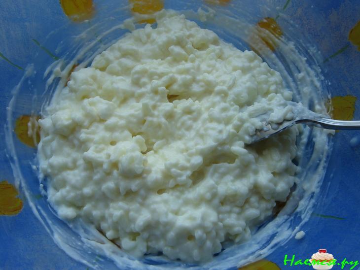 Молочный рис со сливами и корицей