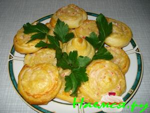 "Сырные завитки" с крабовыми палочками "Сырные завитки" с крабовыми палочками