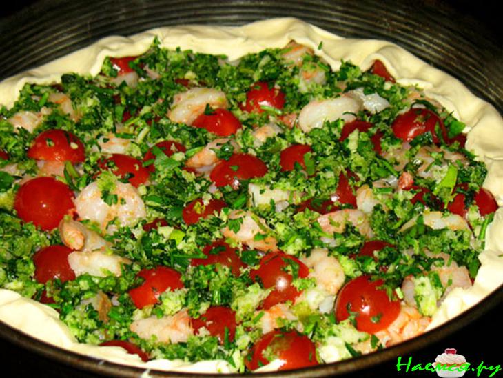 Тарт с креветками и помидорами черри