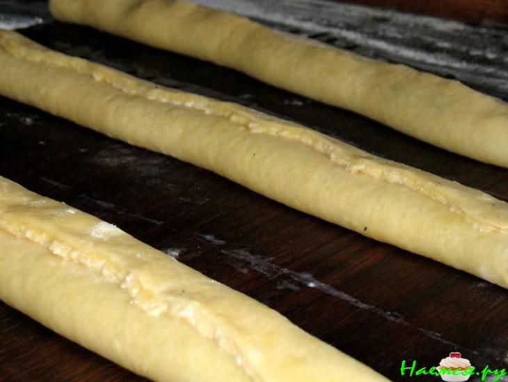 Пирог "Сливово-маковое кольцо" из дрожжевого теста