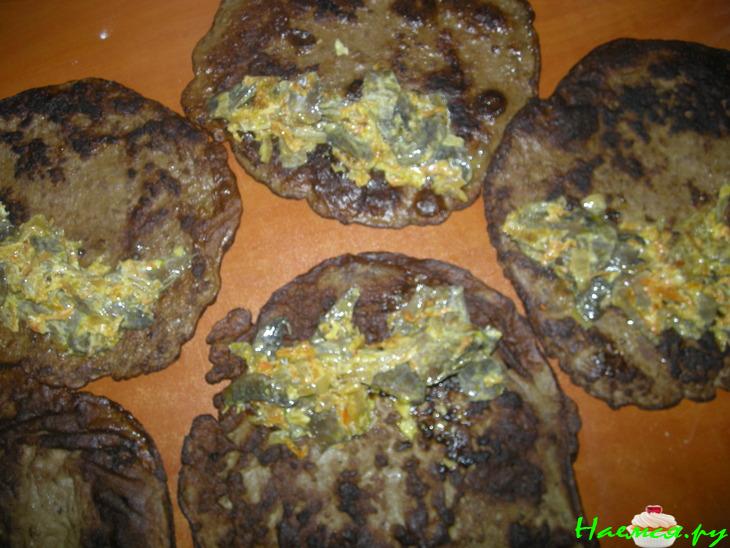 Рулетики блинные из печени