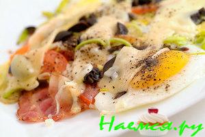 Яичница с беконом Яичница с беконом