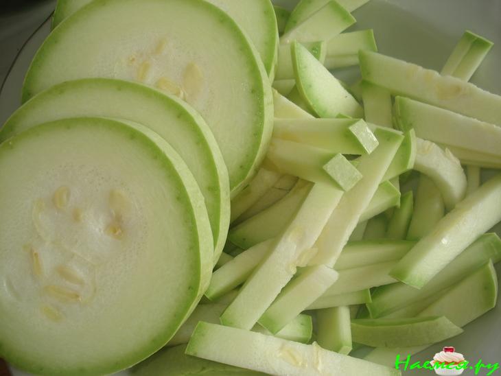 Летний тарт из кабачков с чесночными гренками