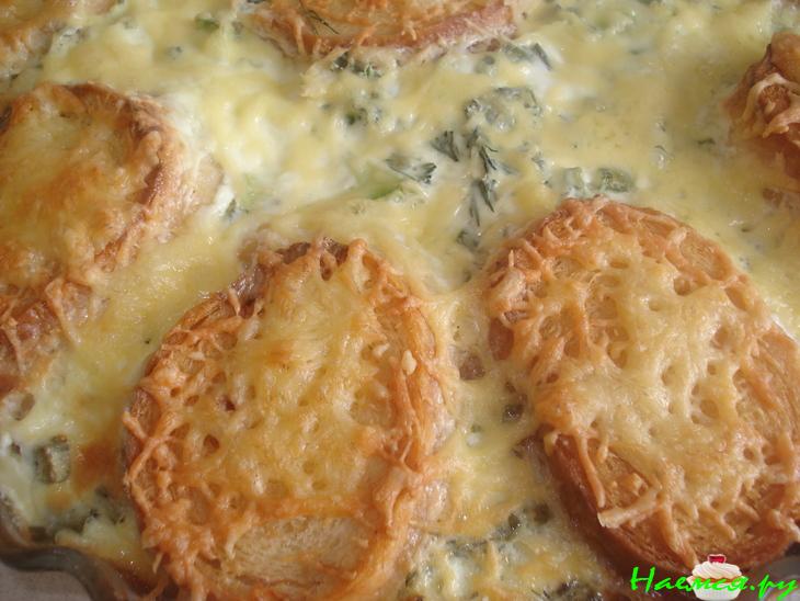 Летний тарт из кабачков с чесночными гренками