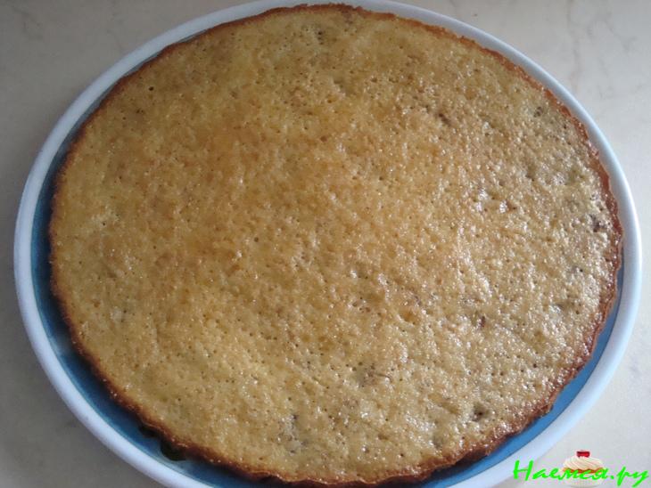 Торт 'Праздничный' с орехами, маком и изюмом