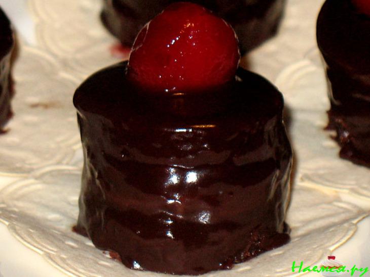 Шоколадно-вишнёвые Petit Fours (Пти Фур) Шоколадно-вишнёвые Petit Fours (Пти Фур)