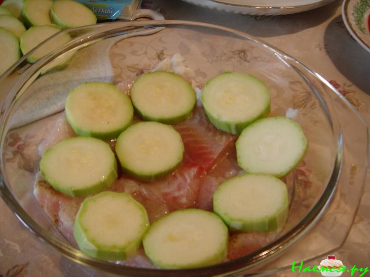 Рыба телапия с кабачками в микроволновке